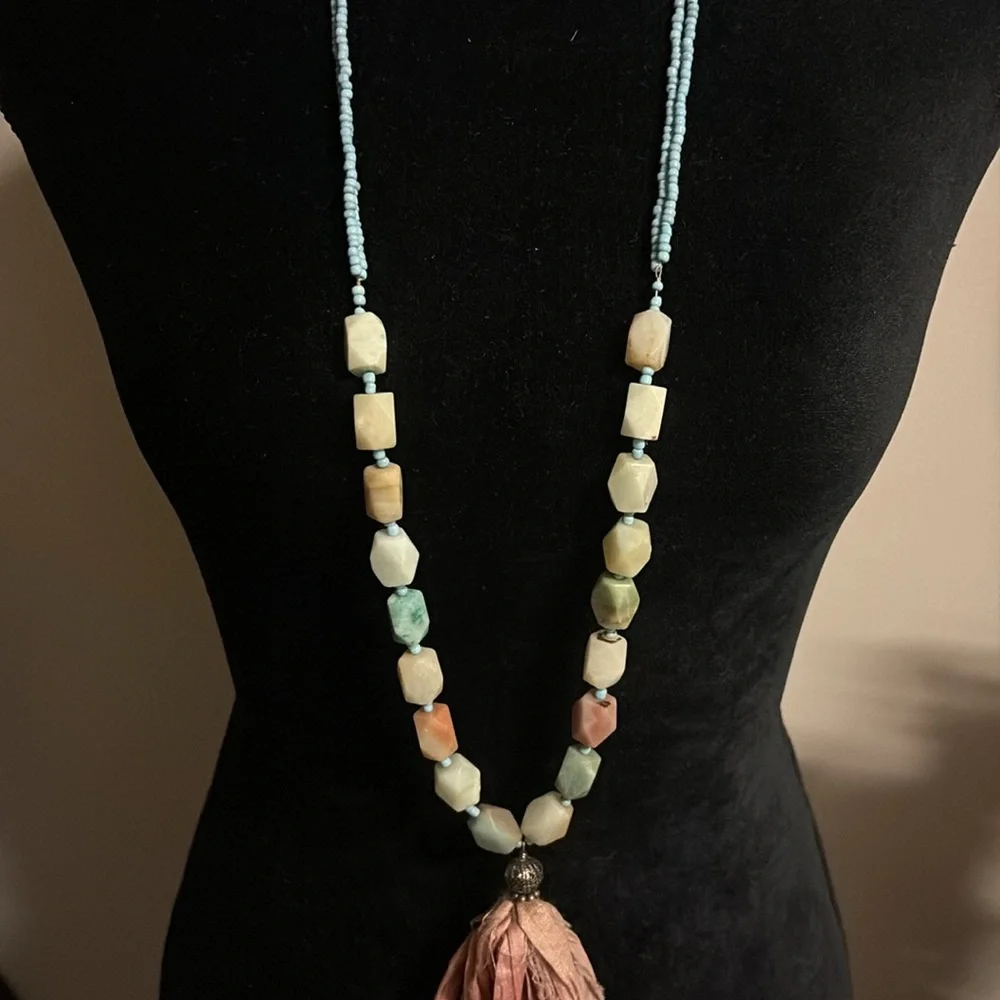 Pastel boho necklace - Picture 3 of 3